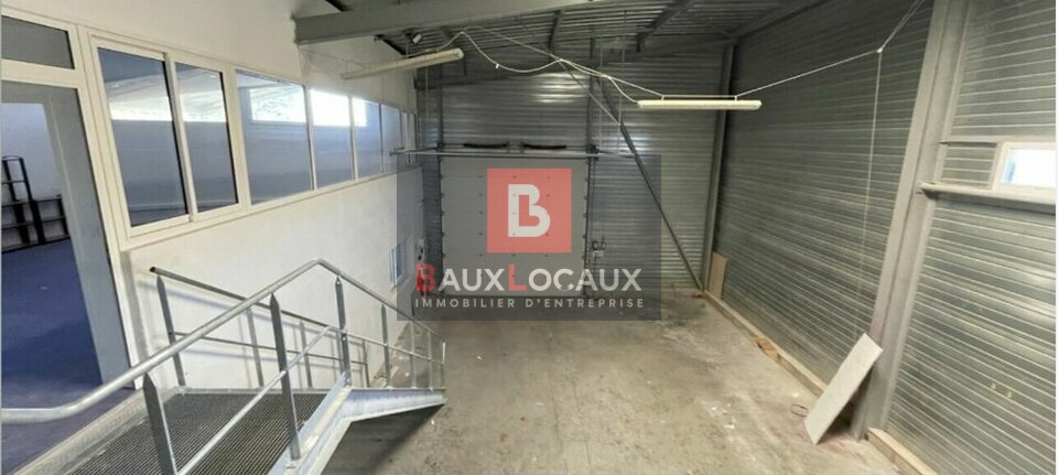 LOCAUX D'ACTIVITÉS - ENTREPÔTS à Vendre